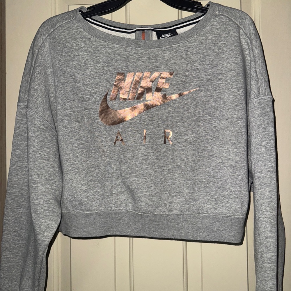 Nike Women's Gray and Gold Logo rally crew Cropped Sweatshirt
